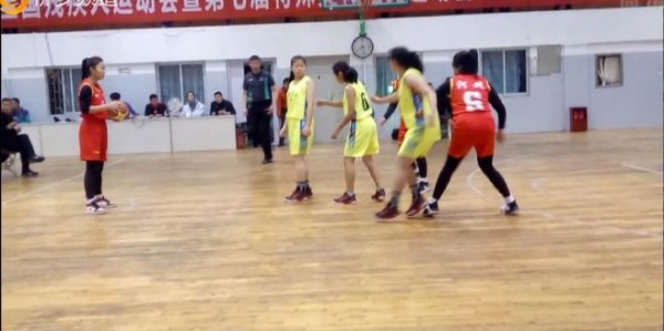  篮球公益行点燃山区孩童梦想