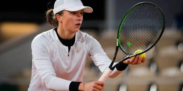  斯维亚泰克卫冕成功，罗兰加洛斯续写波兰传奇