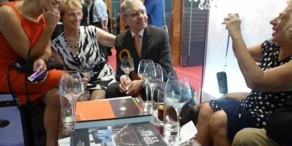  网球博物馆举办特展，珍贵藏品讲述百年发展历程  