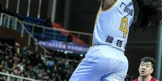  末节三分雨倾盆而下，主队惊险捍卫主场