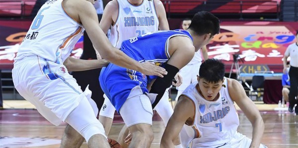  江苏肯帝亚失误连连不敌新疆伊力特