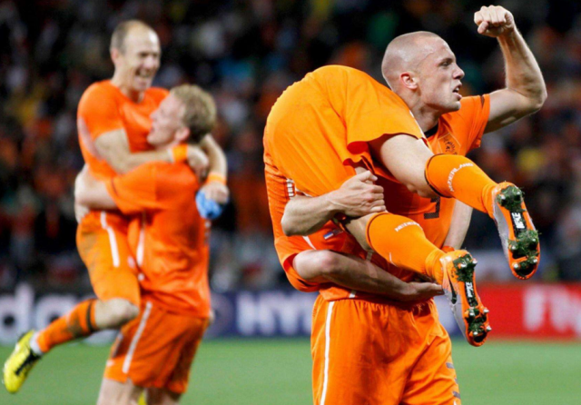  荷兰橙衣军团热身赛状态火热