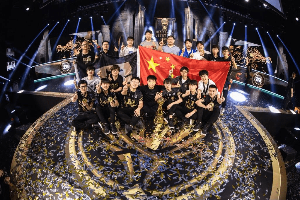  顶级战队会师决赛点燃电竞激情