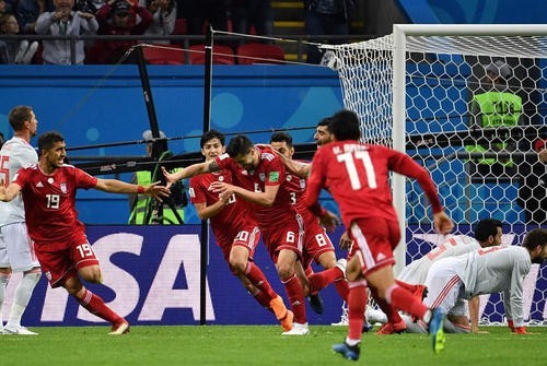  防守反击成关键，弱旅爆冷胜豪强