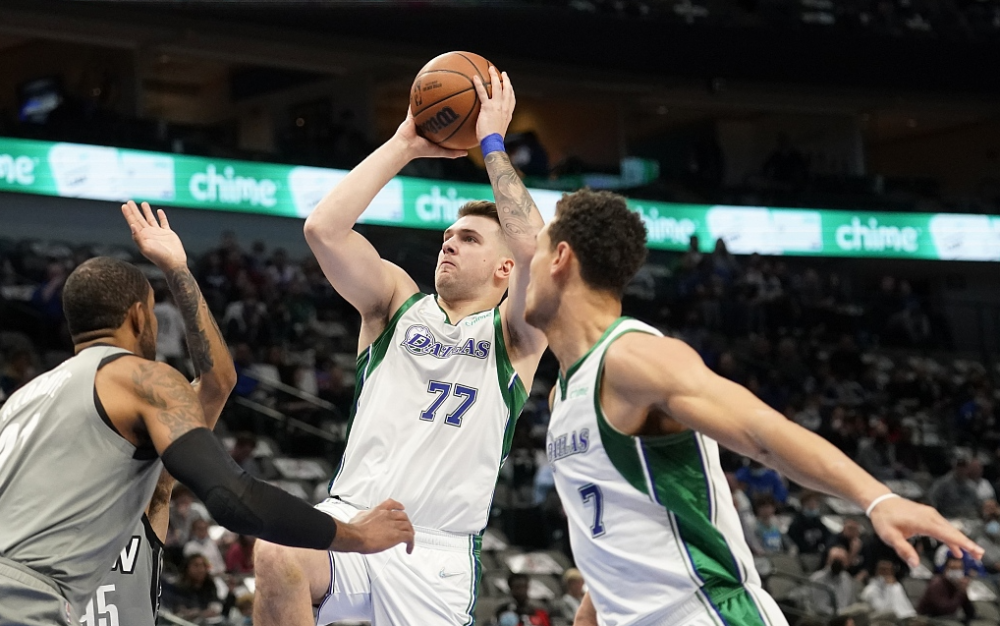  布克末节独得15分，太阳逆转战胜爵士队